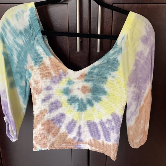 Revolve Top - Picture 2 of 3